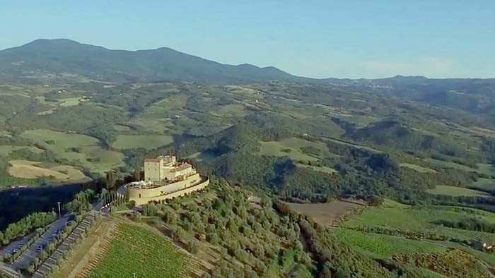 Castello di Velona wedding in Montalcino Tuscany