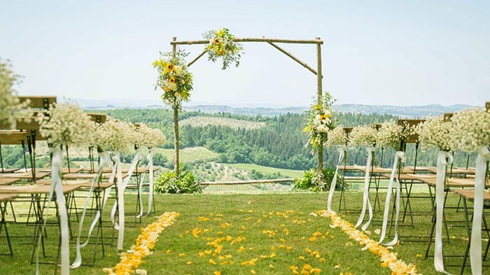 Le Filigare Tuscany countryside wedding party